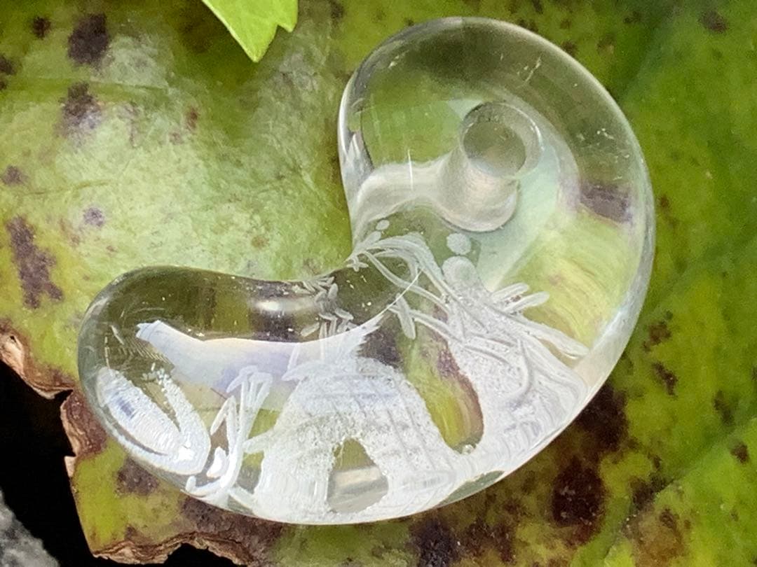 ✳ 【 彫り師*秀峯作雲龍彫り ]乙女水晶勾玉 限定数量*極上縁起勾玉