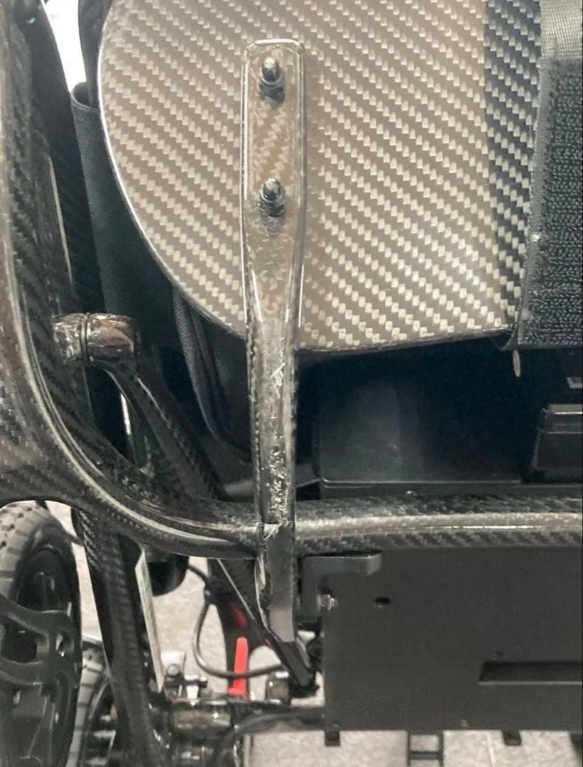 中古】QUICKIE Q50 Rカーボン折り畳み電動車椅子 2025年5月製 - メルカリ