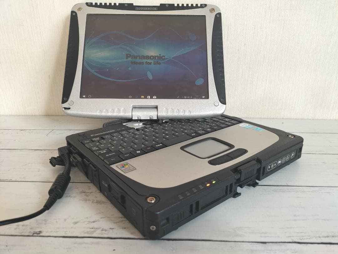 TOUGHBOOK CF-18 10.4型/落下や衝撃、水、埃に強い堅牢PC 1