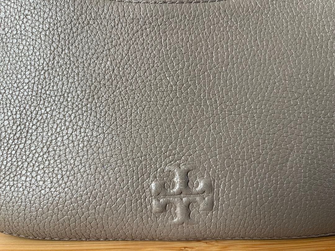 TORY BURCH グレー レザー ショルダーバッグ - メルカリ