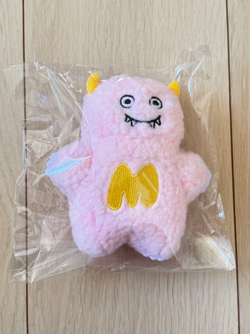 マルシィ 心の奥に潜む怪獣ぬいぐるみチャーム - メルカリ