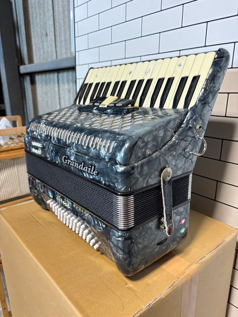 タ*読様 TOMBO Grandaille アコーディオン