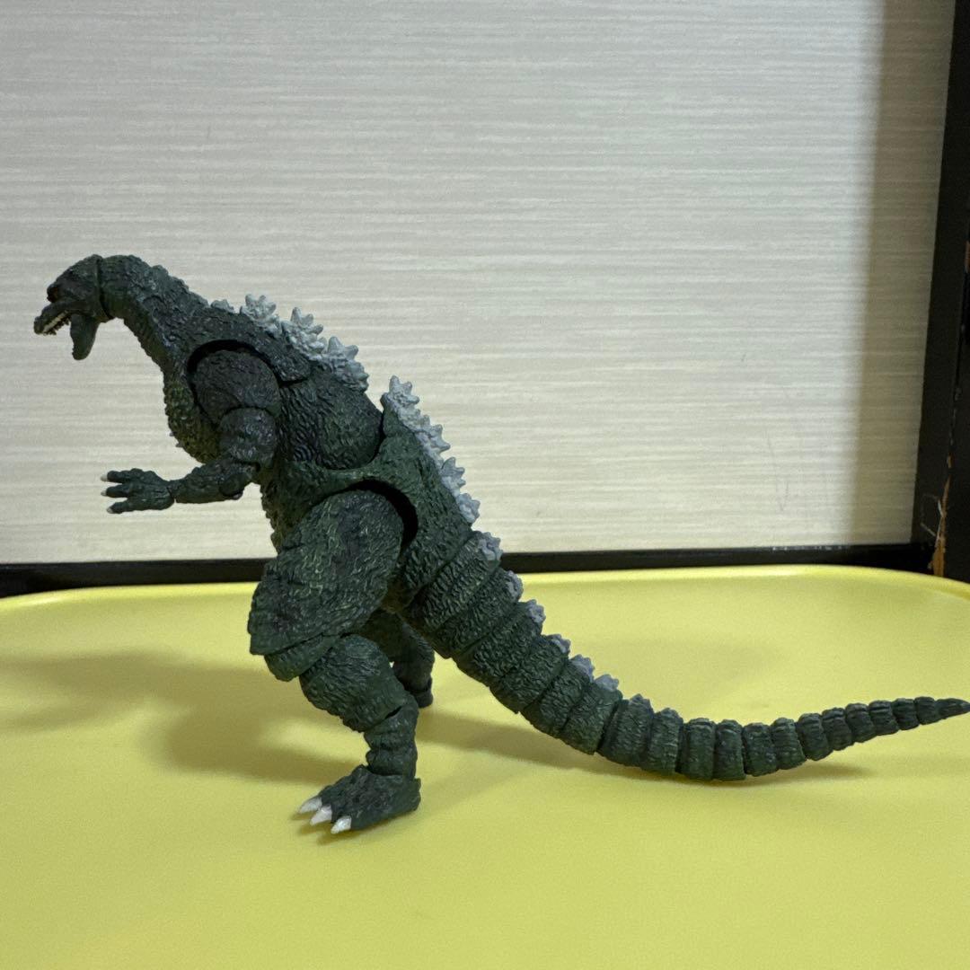 新春最終値下げ】S.H.MonsterArtsゴジラジュニア（初版） - メルカリ