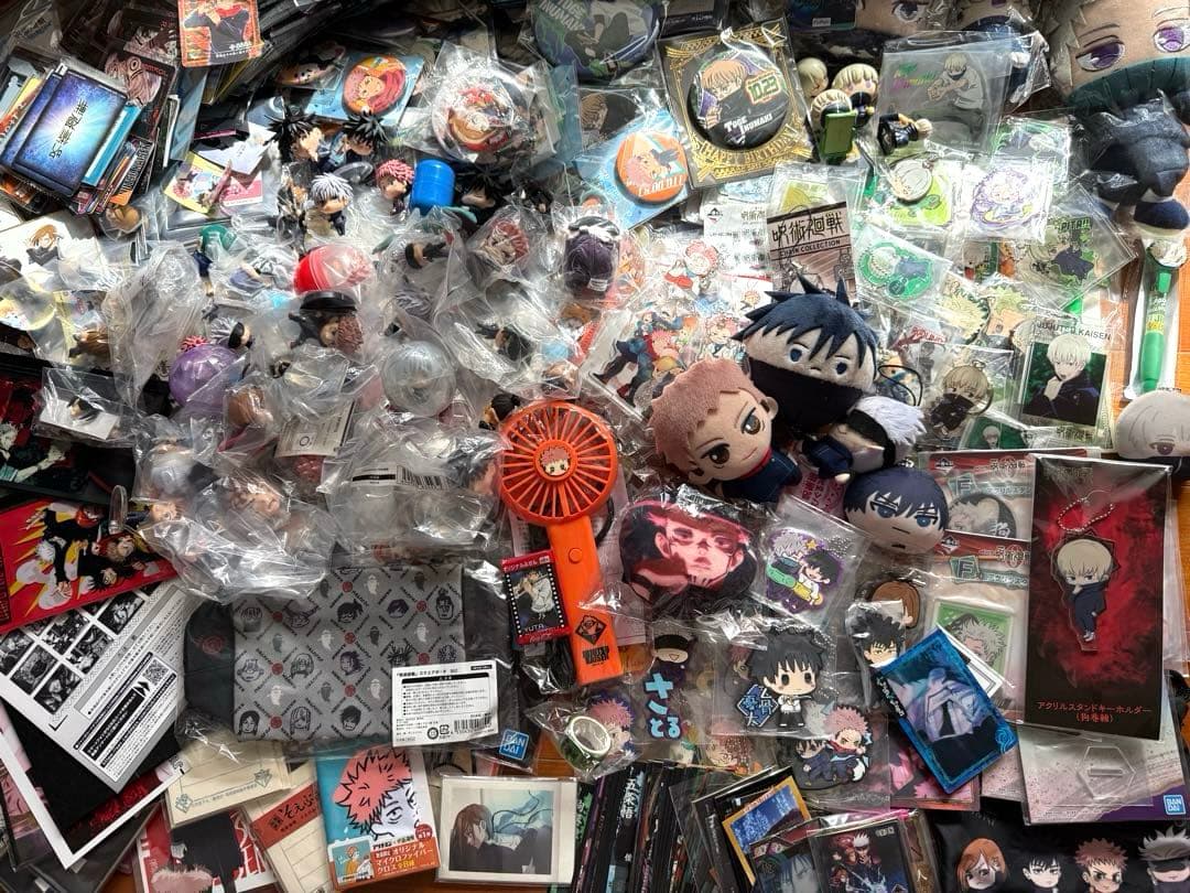 呪術廻戦 グッズ まとめ売り 500点以上 - メルカリ