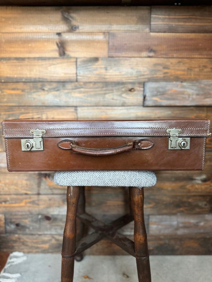 イギリス製　ビンテージトランク スチールボックス トランク アンティーク イギリス製 ち9-1