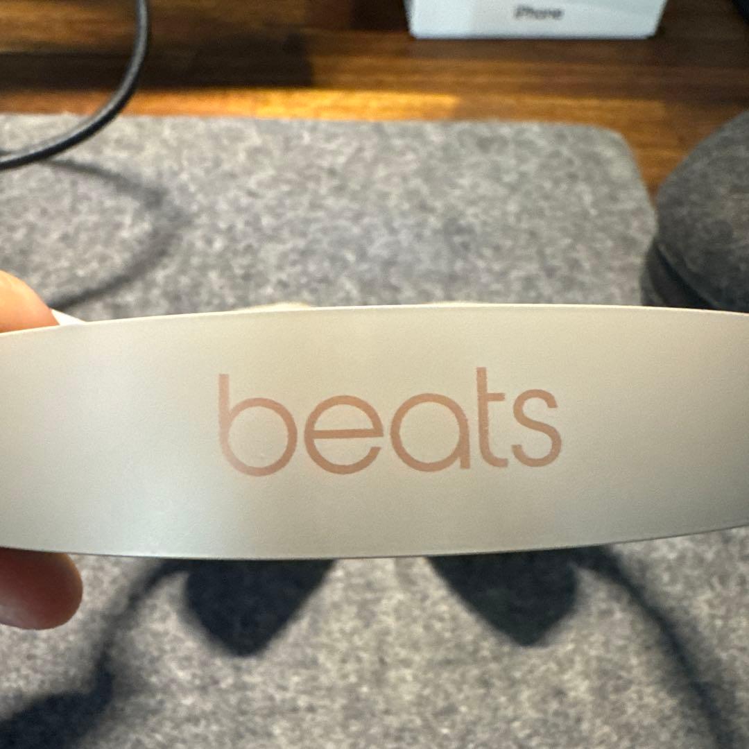 ヘッドホン Beats solo pro Amazon.com: Beats Solo Pro Wireless Noise Cancelling On-Ear