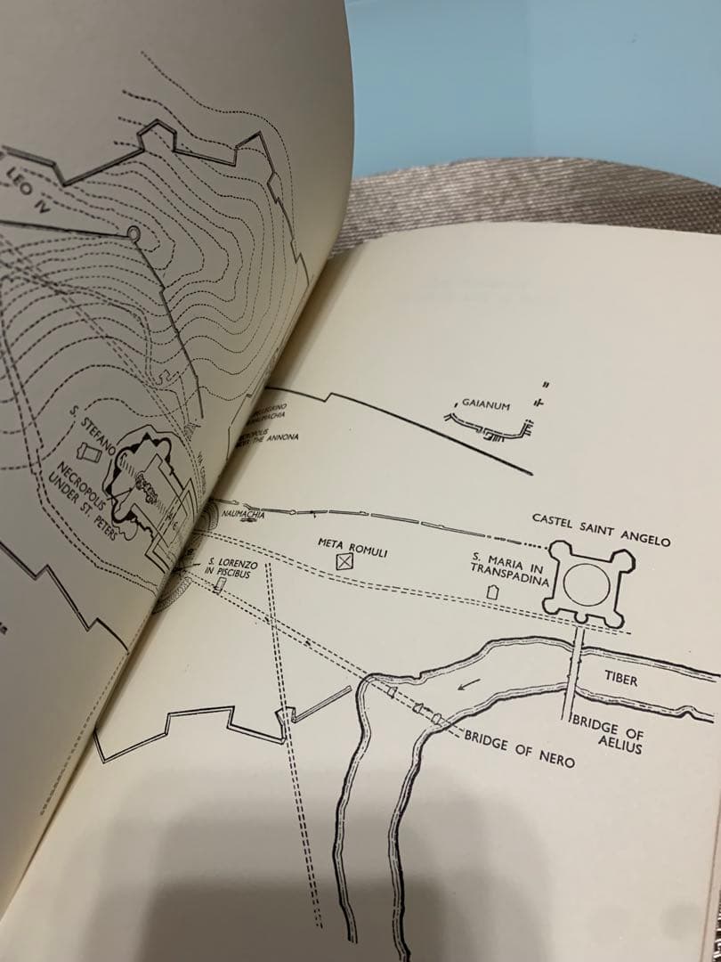 希少 The Tombs of St. Peter & St. Paul