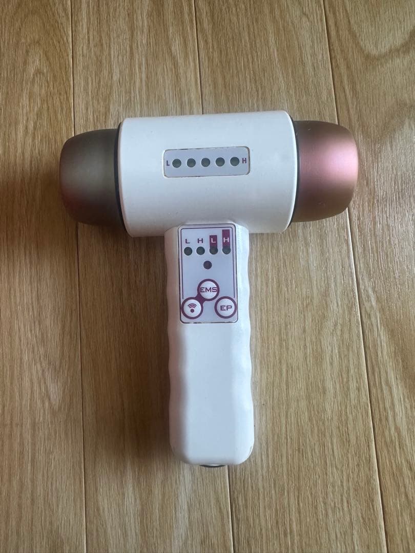 T-MAGIC ティーマジック　白　美顔器 ミヤコケミカル 小顔 たるみ引き上げ