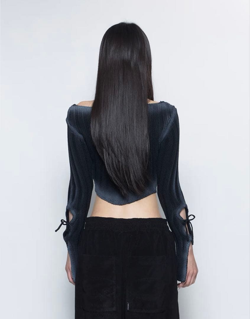 theredthread S zip cutout knit tops - メルカリ