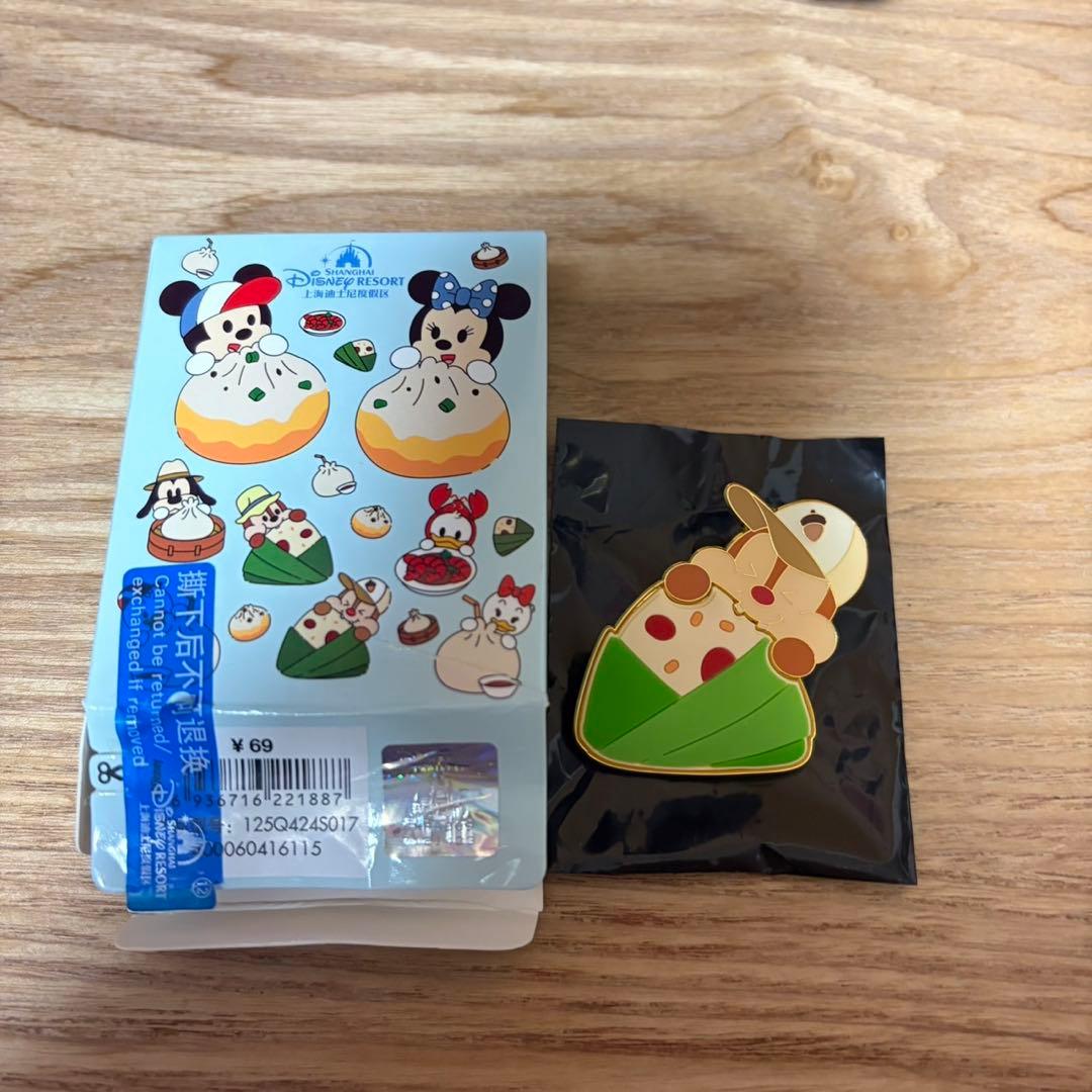 上海ディズニー限定 ランダムピンバッジ デール - メルカリ