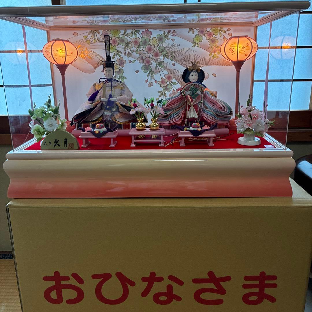 雛人形 アクリルケース 木枠ピンク（※2月9日削除予定） - メルカリ