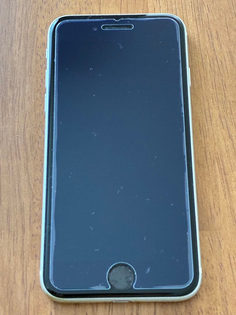 Apple iPhone SE2 ホワイト 本体 - メルカリ