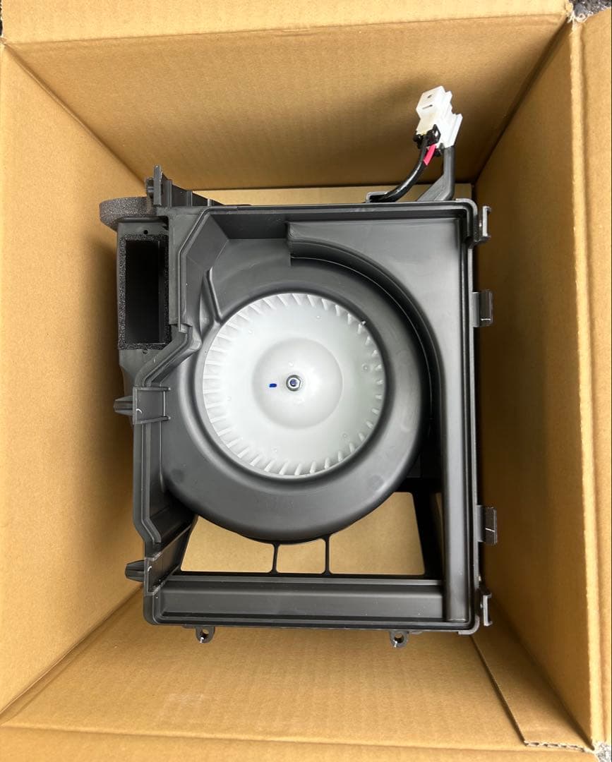 キャンターブロアモーターFE70DB 純正新品未使用ミツビシふそう純正