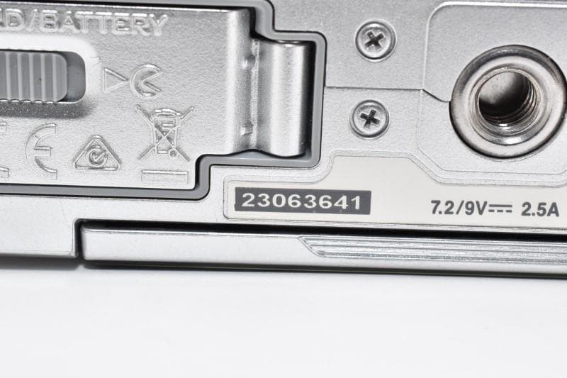 Nikon 1 J5, 1 NIKKOR 18.5mm F/1.8（付属品あり）