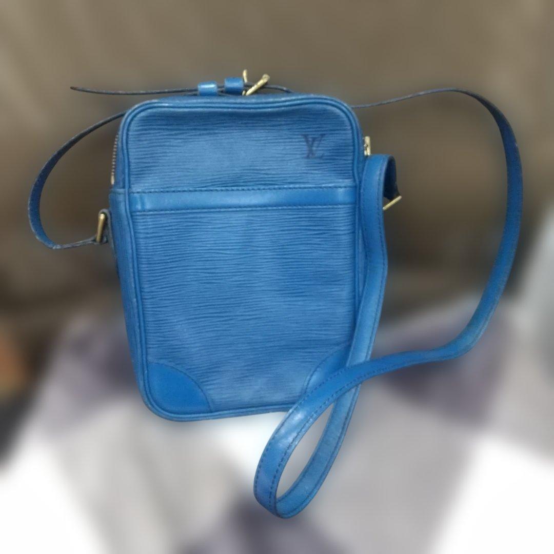 週末価格‼️ ヴィトン エピ ダヌーブ ショルダーバッグ ブルー 難あり 週末価格‼️ ヴィトン エピ ダヌーブ ショルダーバッグ ブルー 難あり