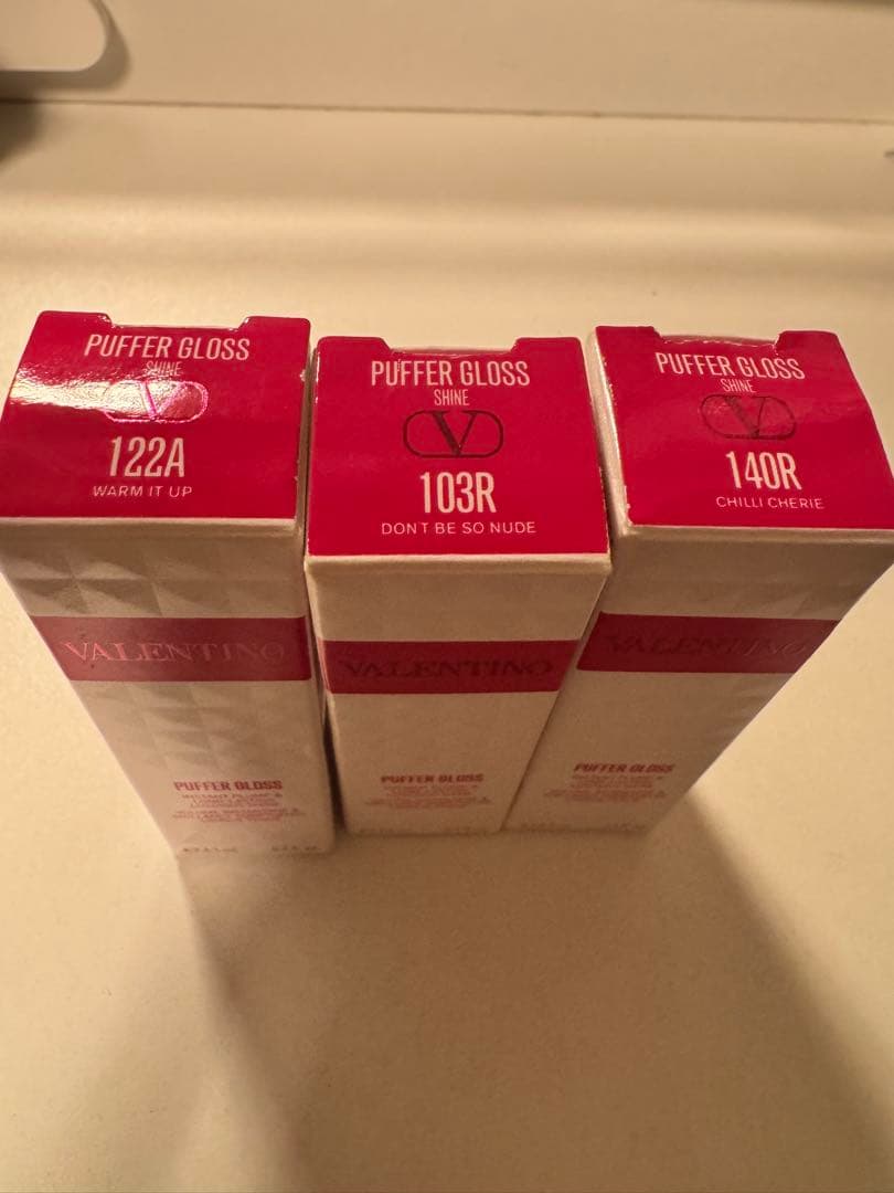 リップグロス Valentino Puffer Gloss 122A/103R/140R Valentino Puffer Lip Plumper Gloss - The Beauty Look Book
