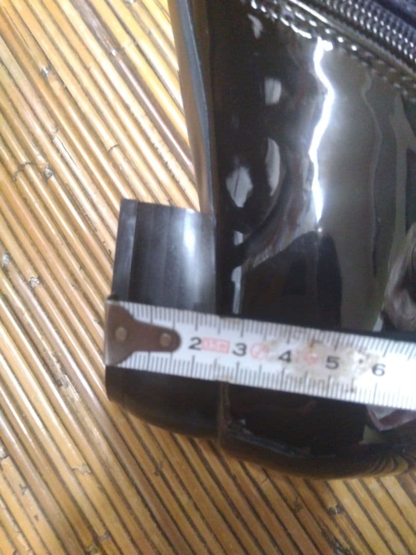 希少品　ユニセックス　エナメル黒のスタイリッシュなニーハイブーツ