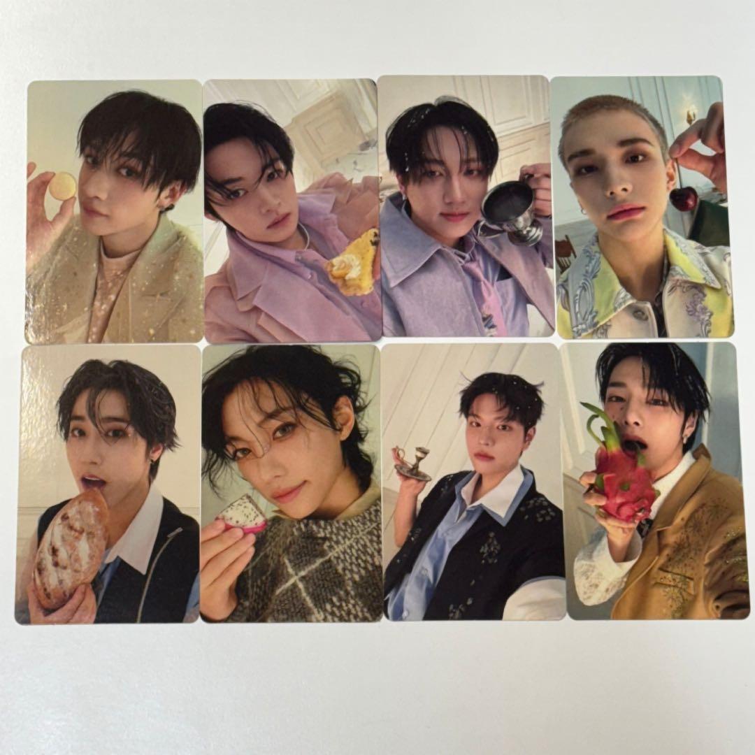 スキズ STRAY KIDS HOLLOW 期間生産限定盤 トレカ 8種コンプ straykids Hollow 期間生産限定盤 封入トレカ 8種コンプリート