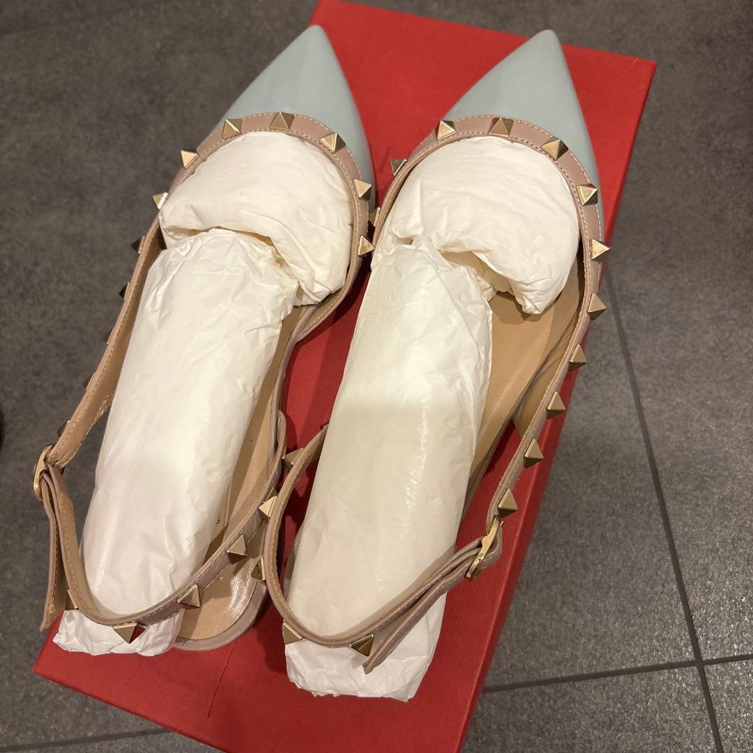 【美品】Valentino ヴァレンティノ フラットシューズ ヴァレンティノ】大人気！進化したアイコンスタッズを散りばめた辛口