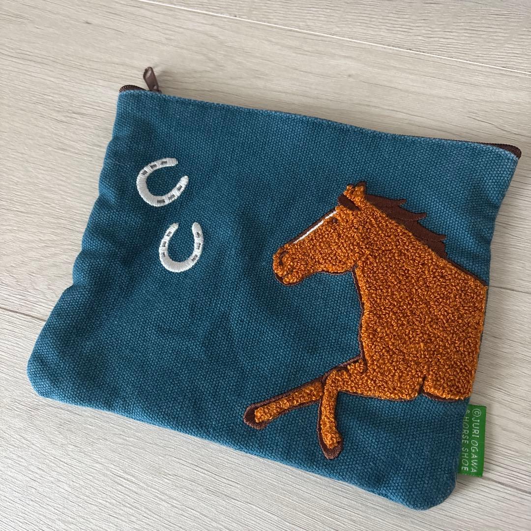 馬モチーフ 刺繍ポーチ 競馬 じゅりおがわ - メルカリ