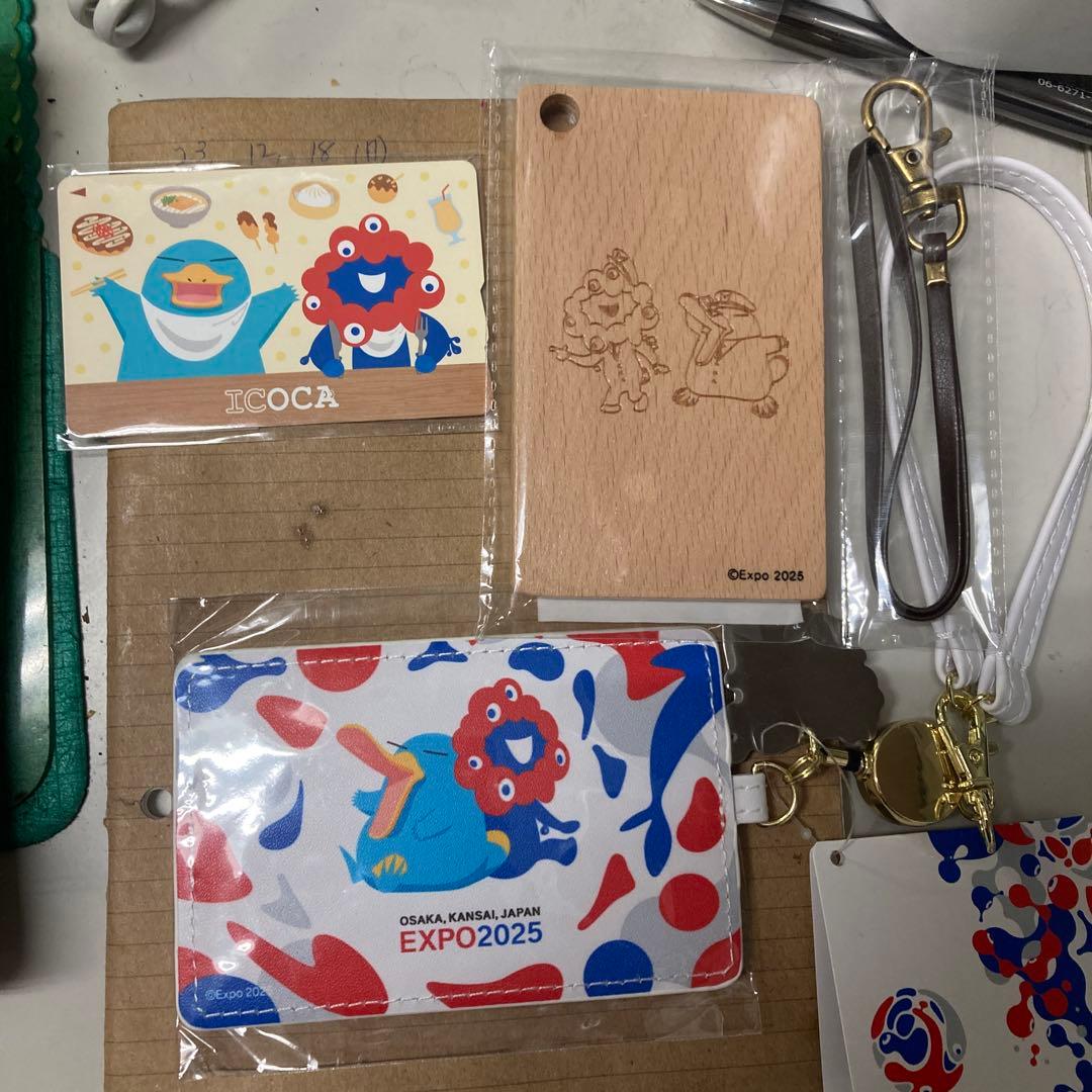 万博会場限定】ICOCA・ミャクミャク イコちゃん 合皮 木製パスケース