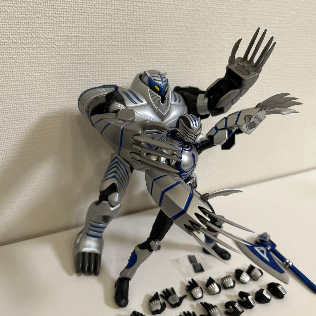 S.H.figuarts フィギュアーツ 仮面ライダータイガ ミラーモンスター付