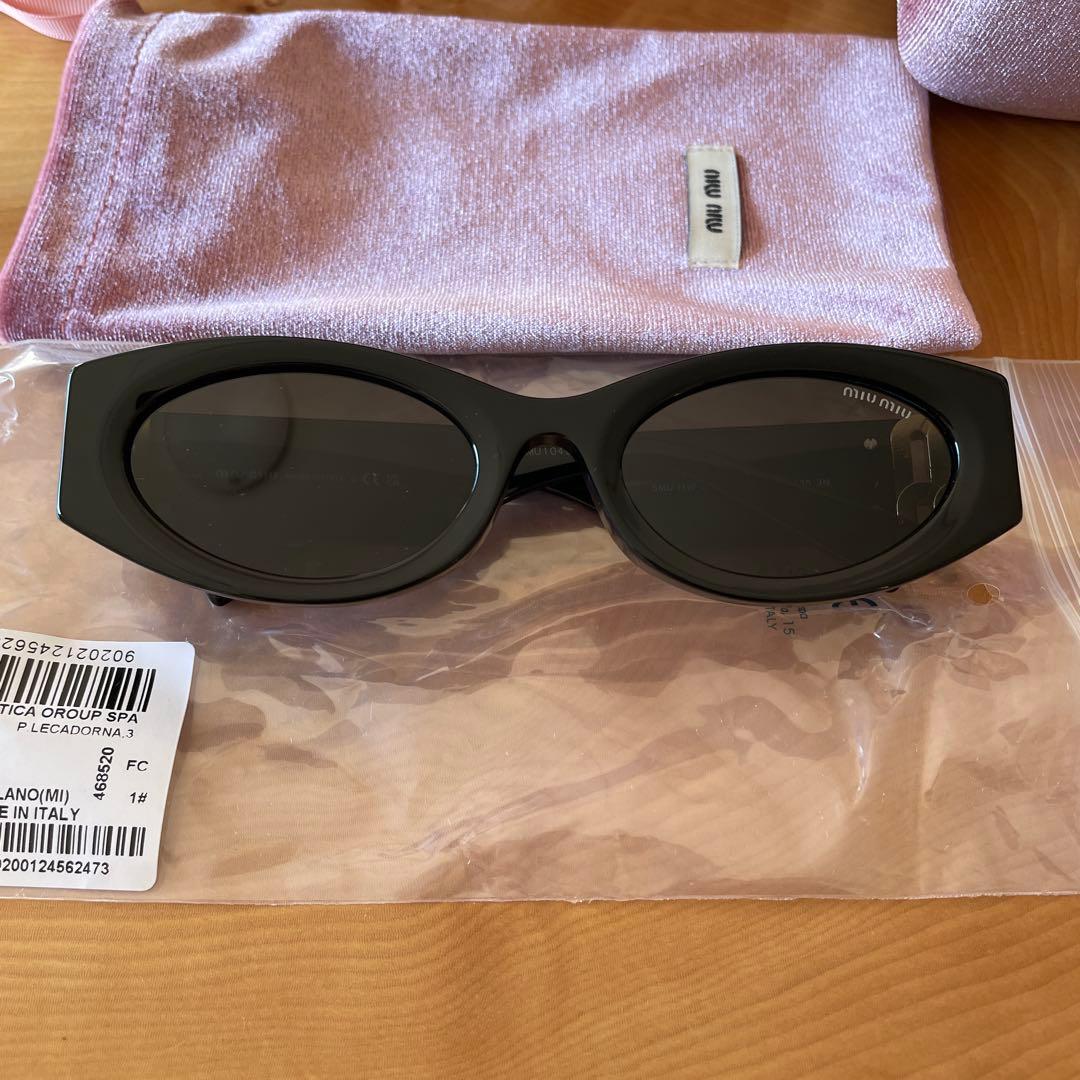 miu miu ブラック キャットアイサングラス - メルカリ