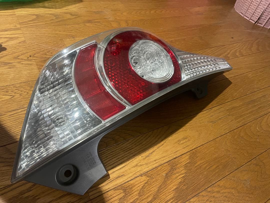 アクア　前期　テールランプ　NHP10 左のみ トヨタ アクア10系前期 テールランプ AQUA NHP10 テールライト 左右2