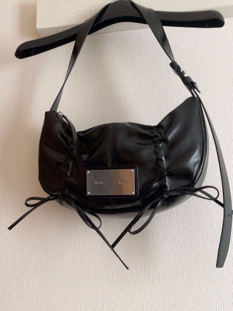 バッグ MatinKim HALF SHIRRING RIBBON ROUND BAG HALF SHIRRING RIBBON ROUND BAG IN BLACK – Matin Kim