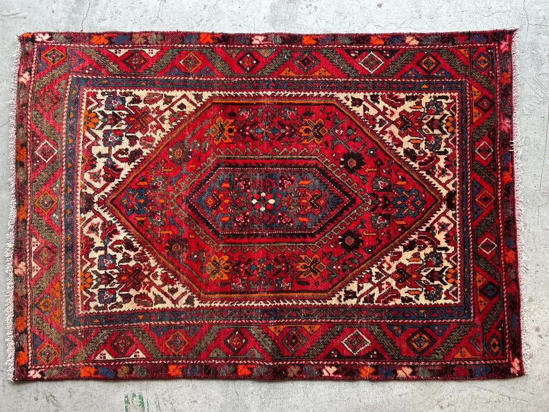 【Vintage rug】ペルシャ絨毯｜150 × 104cm｜アフシャル族 ギャッベ（ギャベ）専門店 インプレッションオブギャッベ / トルクメン