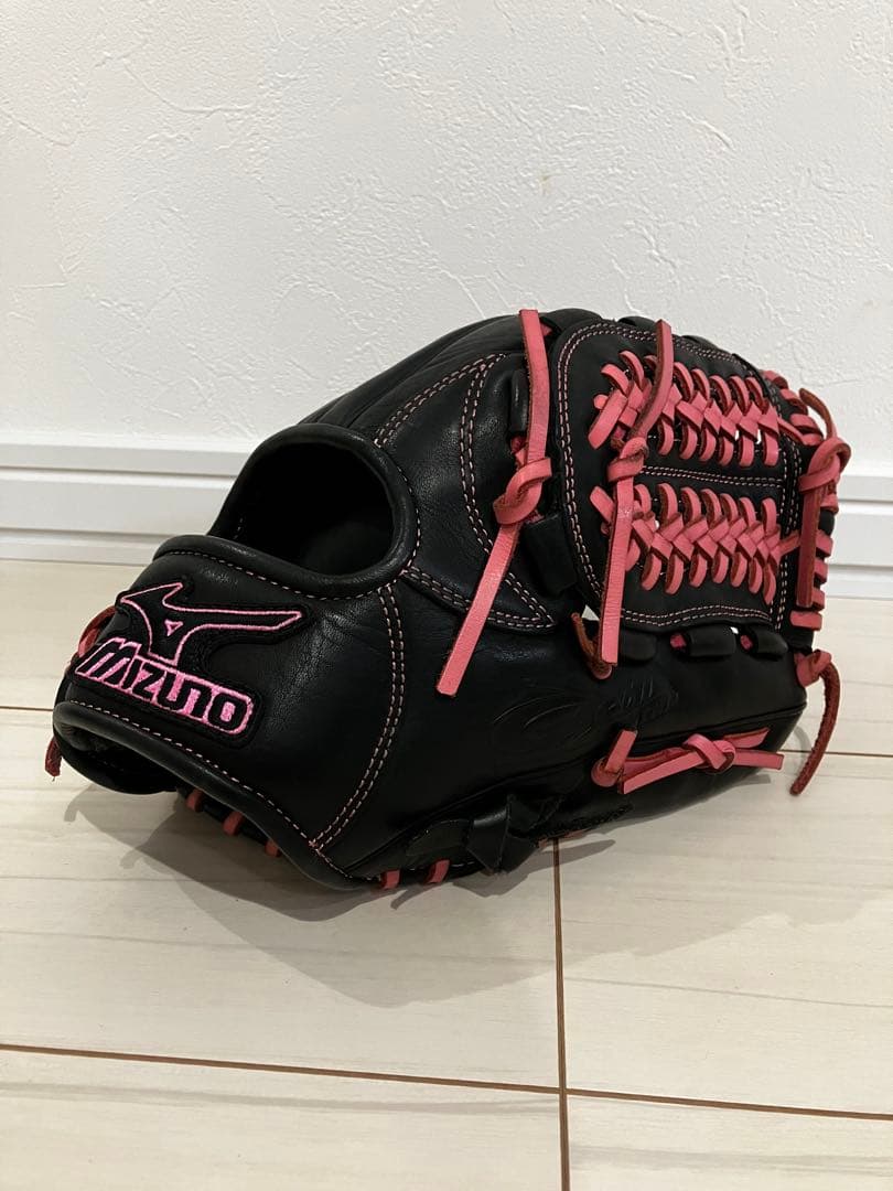 食*ん様 Mizuno 軟式グローブ 黒/ピンク　右利き用 Mizuno Pro 球速が上がる ミズノプロ 限定 軟式 グローブ グラブ 投手