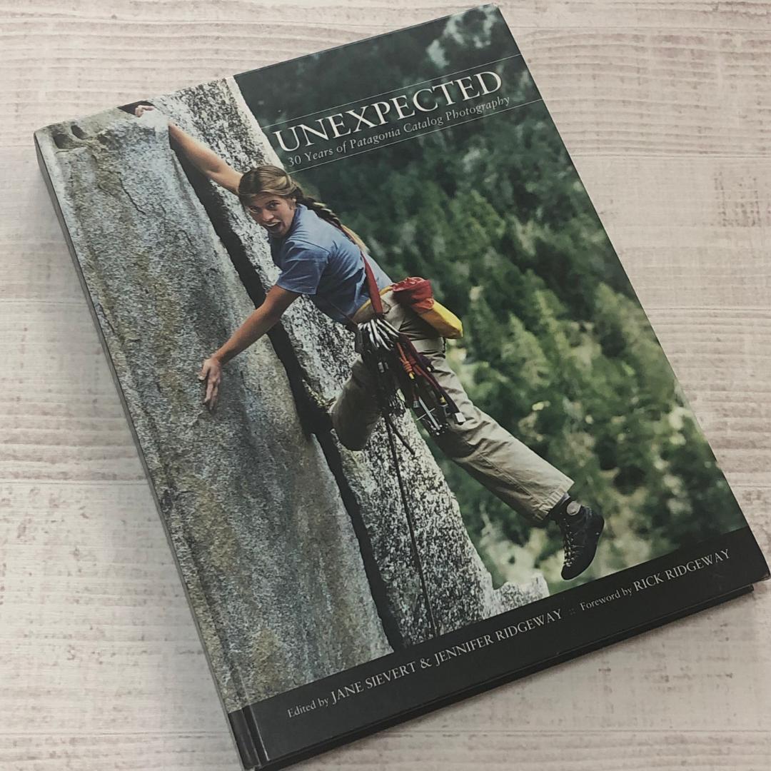 貴重な第一版‼️ パタゴニア 記念本 Unexpected 日本語版 - メルカリ