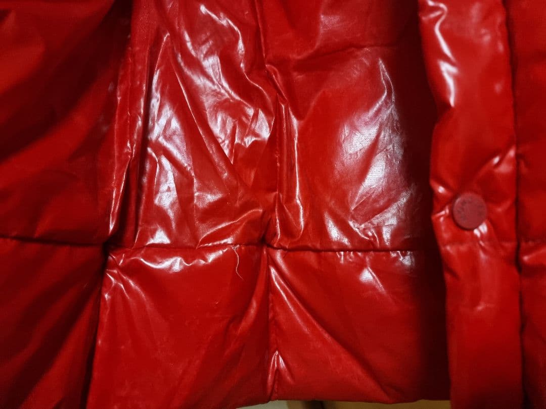 モンクレール ダウンベスト 光沢仕上げ 赤 難あり - メルカリ