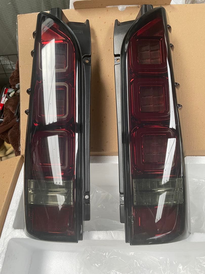 ハイエーステールランプ ハイエース テールランプ テールライト 純正 タイプ 左右セット テール