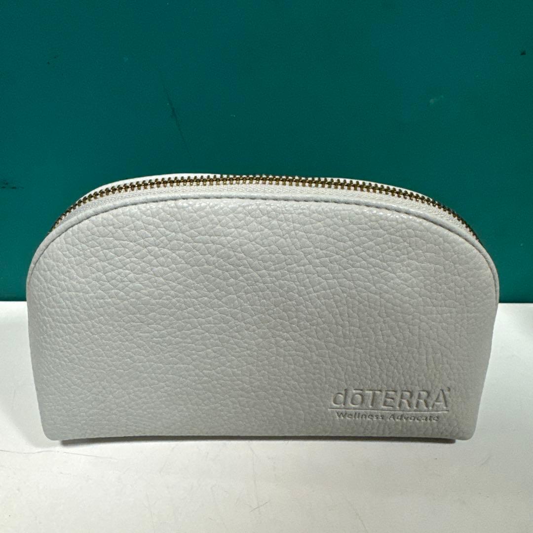 ドテラ doTERRA アロマポーチ メイクポーチ - メルカリ