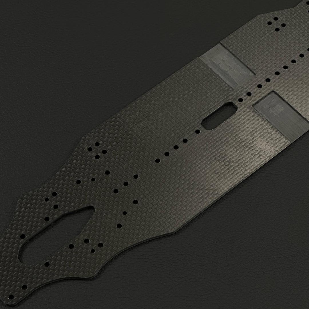 特注品 ヨコモ BD-11 専用設計 2.2mm 厚 カーボンシャー m2127