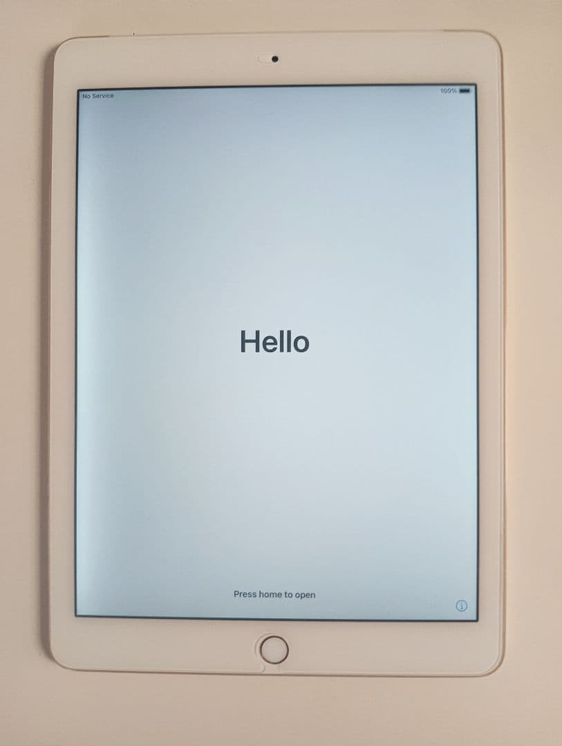 値さげ！iPad Air 2 9.7インチ WiFiモデル 32GB iPad Air 2 Wi-Fi+Cellular(au) 32GB (A1567)9.7 Retina シルバー 中古