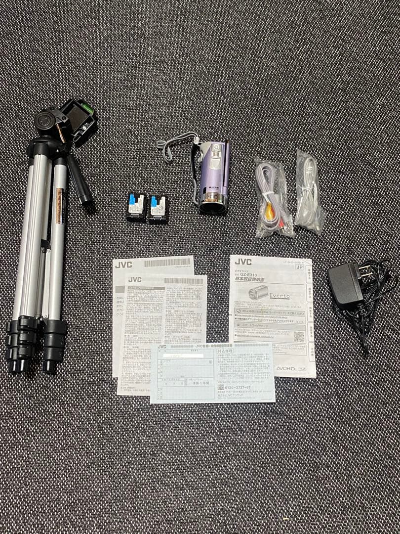 【動作確認ＯＫ】JVC Everio GZ-E310-V 三脚　バッテリー2個 動作確認OK】JVC Everio GZ-E310-V 三脚 バッテリー2個 動作確認OK
