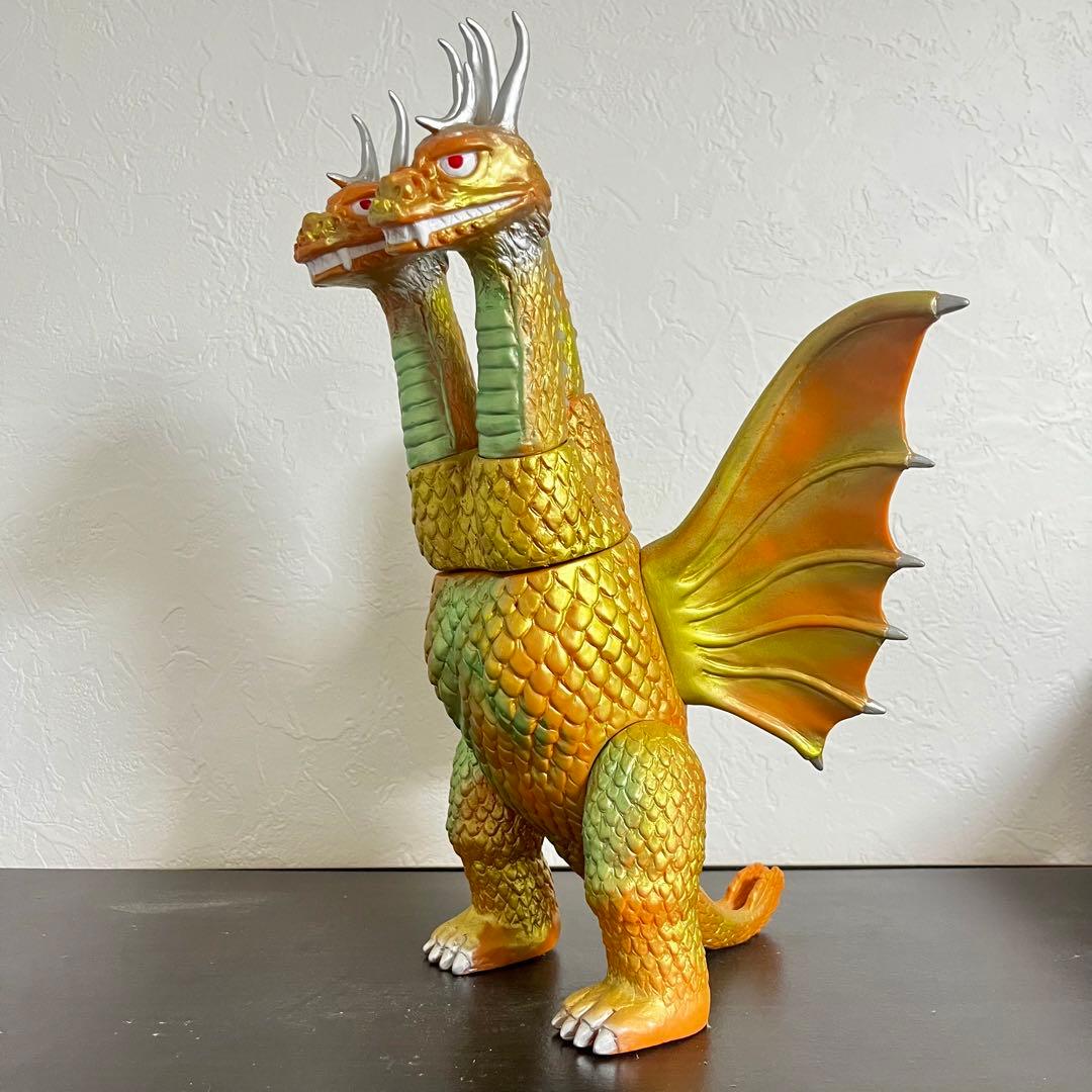 マーミットキングギドラソフビビニパラ