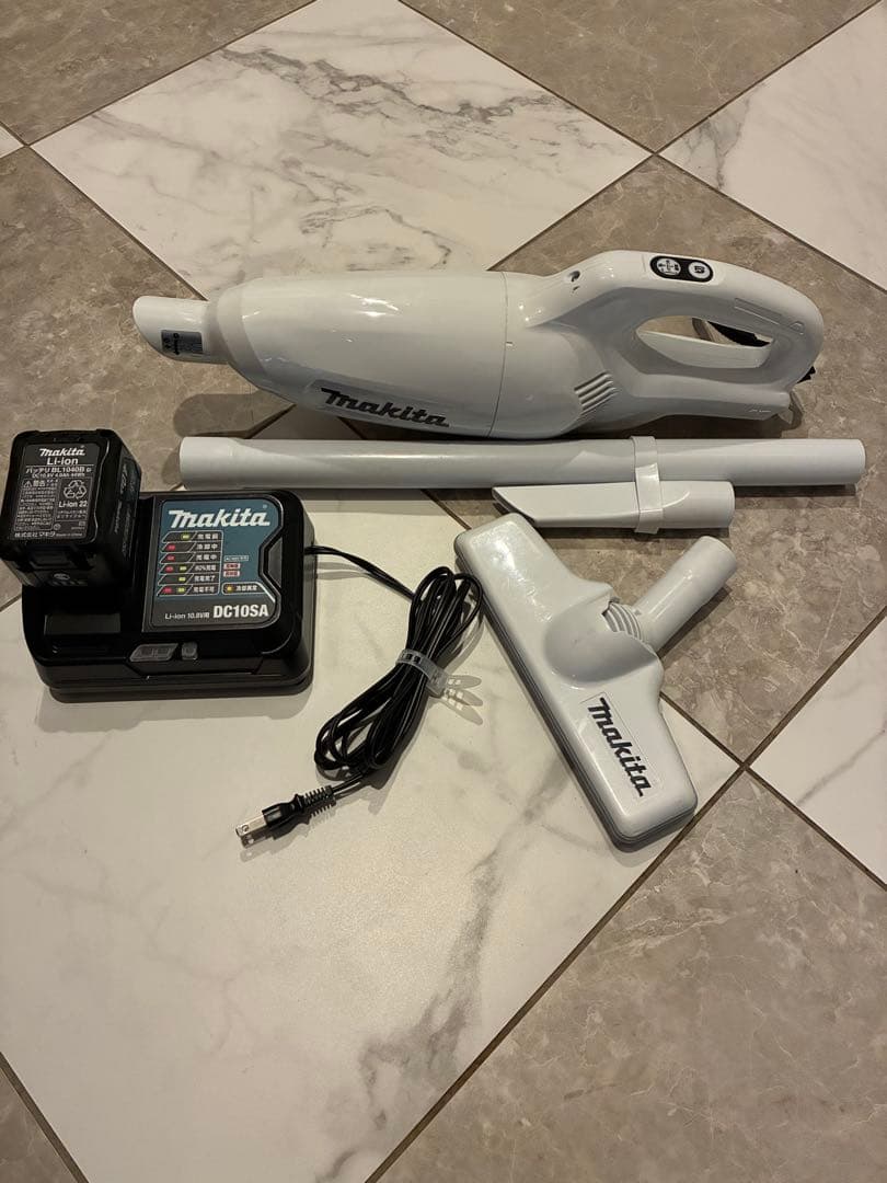 マキタ 掃除機 CL108FDSM（バッテリー4.0Ah・急速充電器付） マキタ（makita） 当店だけ！バッテリー充電器も1年保証! CL108FDSMW