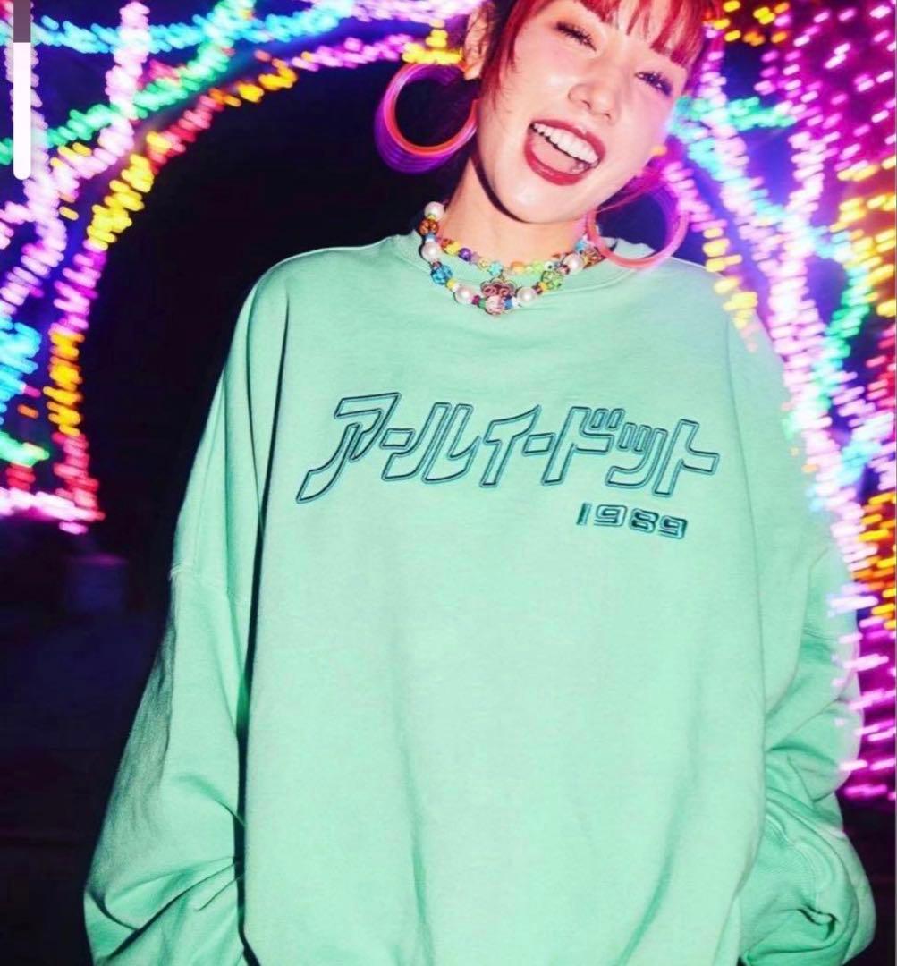 RE. カタカナロゴスウェット 仲里依紗 - メルカリ