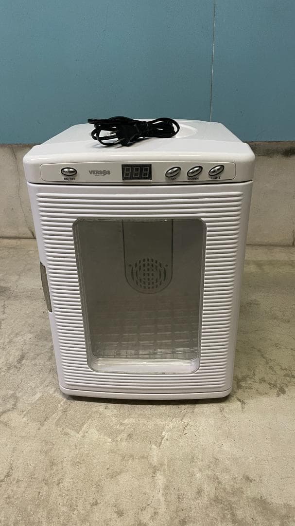 ベルソス（VERSOS）ポータブル冷却装置25リットル VS-404WH/BK Amazon | VERSOS 25L冷温庫 ホワイト VS-404 | ベルソス(VERSOS
