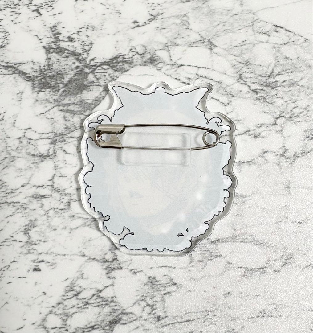 黒執事 金髪 シエル 映画 Book of Atlantic アクリルバッジ - メルカリ