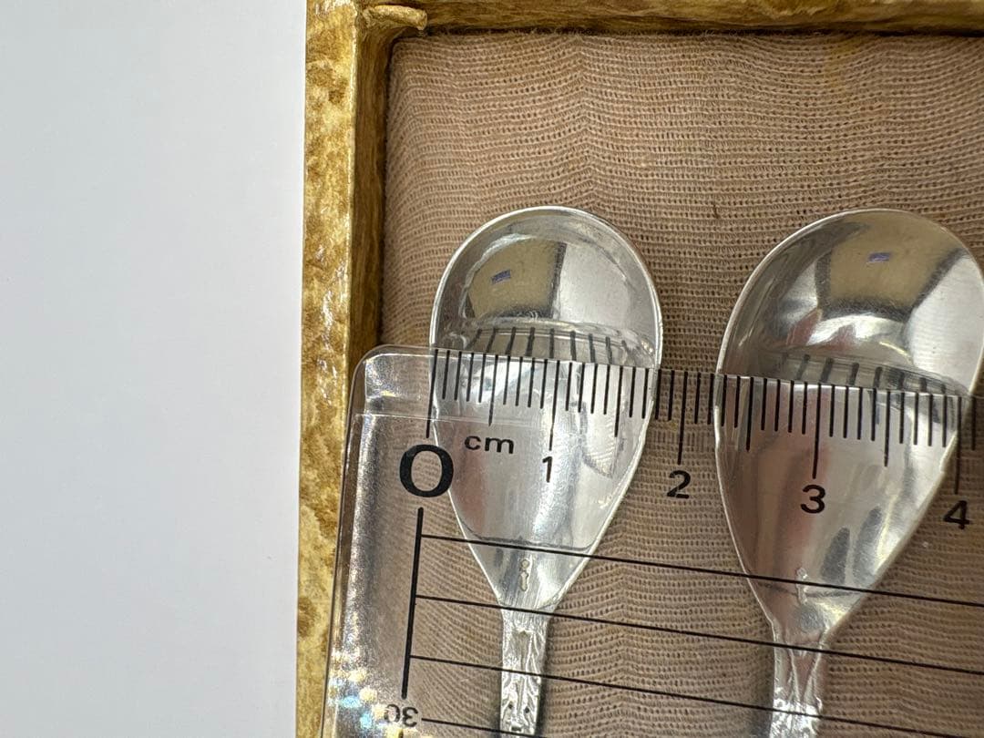 最終お値下げ】 ヴィンテージフラワーモチーフシルバープレート