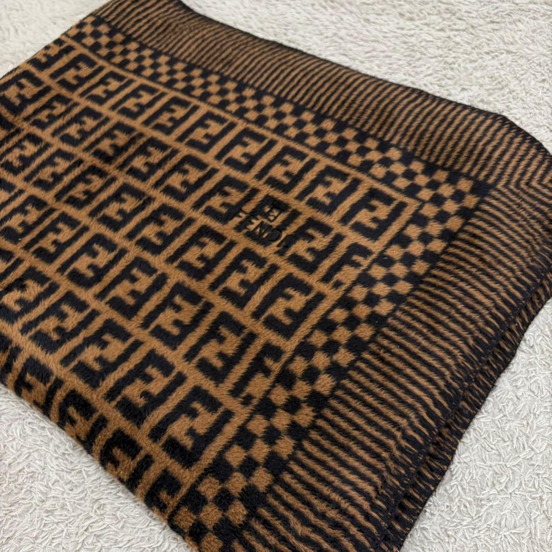 極美品✨ フェンディ FFロゴ ズッカ 総柄 ブランケット ブラウン 毛布 関税込 FENDI カシミア混 FFロゴ ブランケット (FENDI/おくるみ