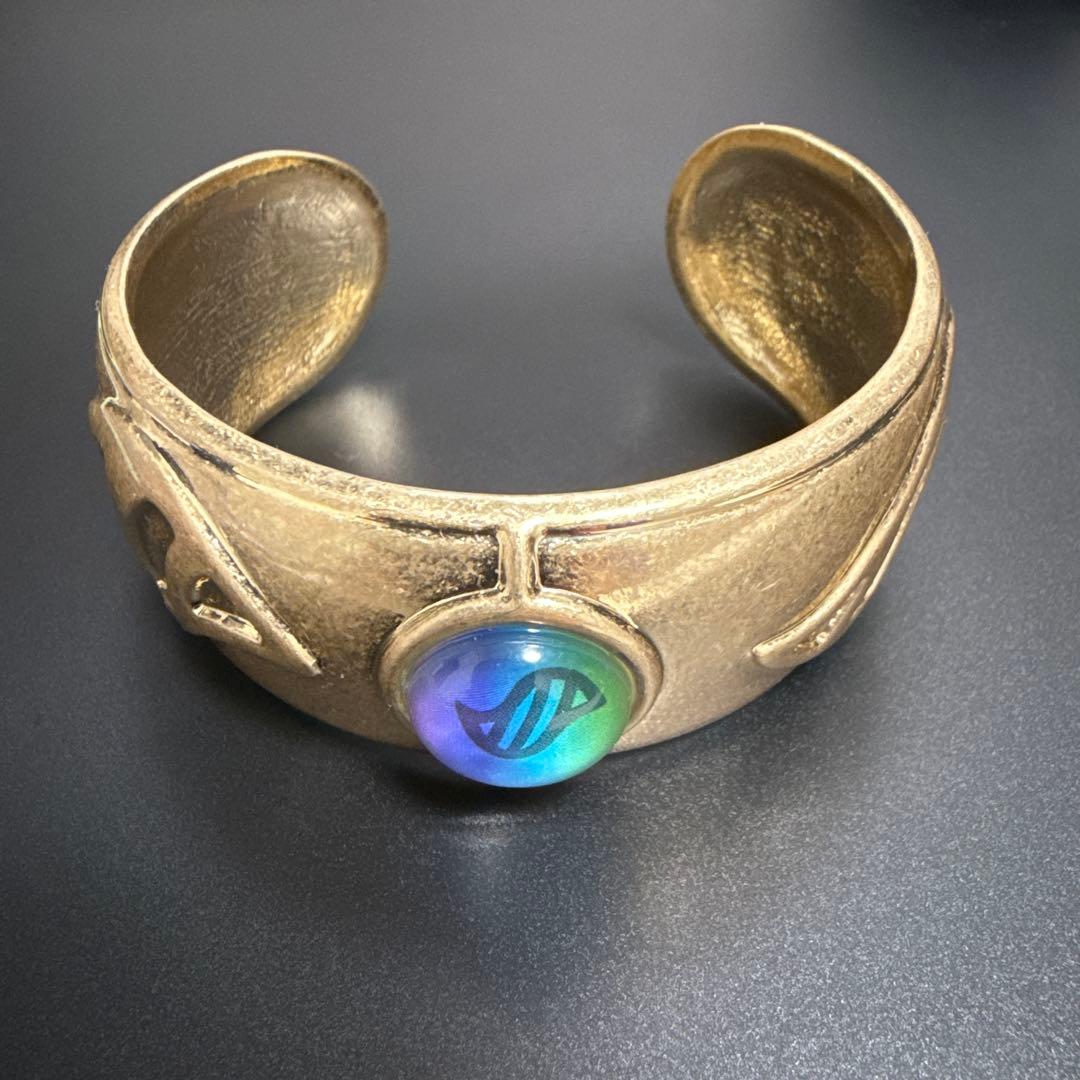 ポ*ン様 主人公のメガリング風バングル Pokémon LEGENDS Z-A - メルカリ