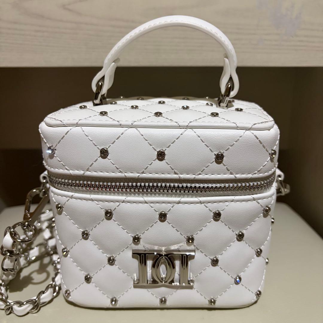 Darich キルティングビジュースクエアミニバッグ ホワイト - メルカリ