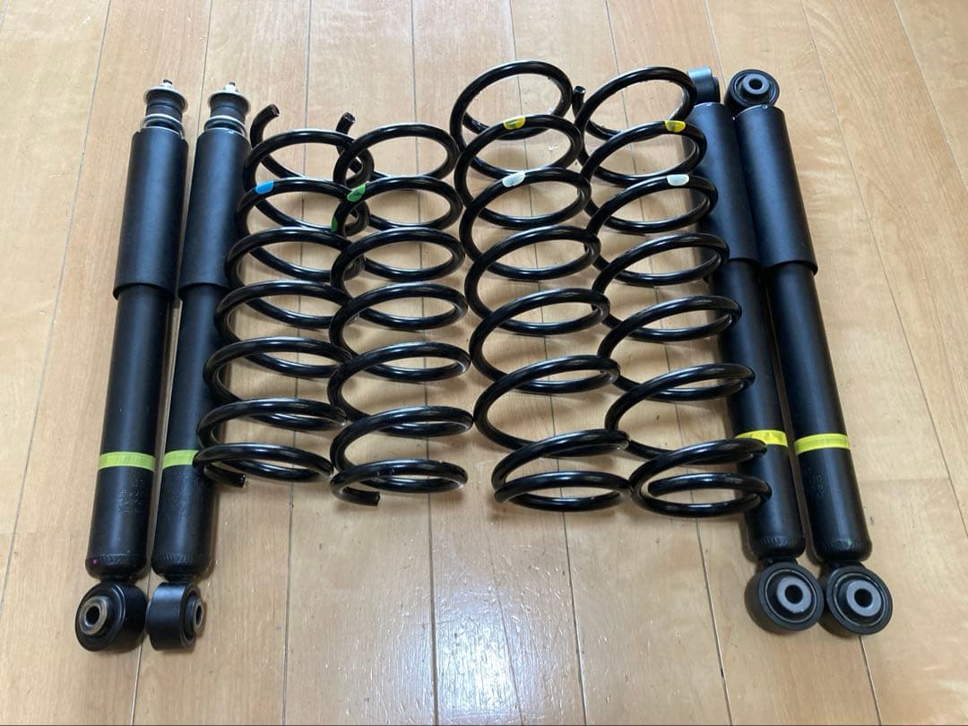 スズキジムニー JB64用 ショック、スプリング、サス　新車取り外し品 新車外し】スズキ JB64 ジムニー 純正 サスペンションキット 1台分