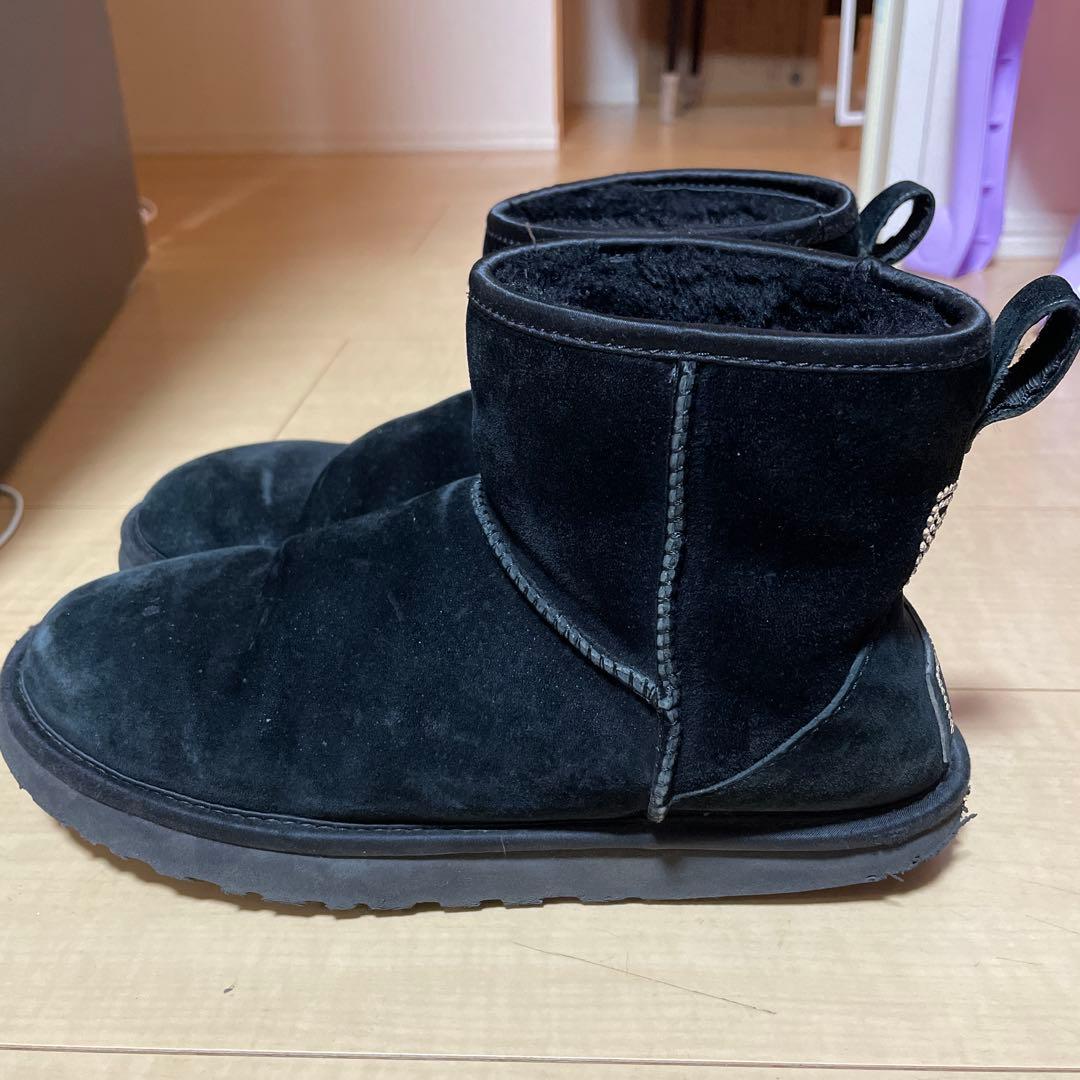 UGG スワロフスキー リボン ムートンブーツ 黒 25cm - メルカリ