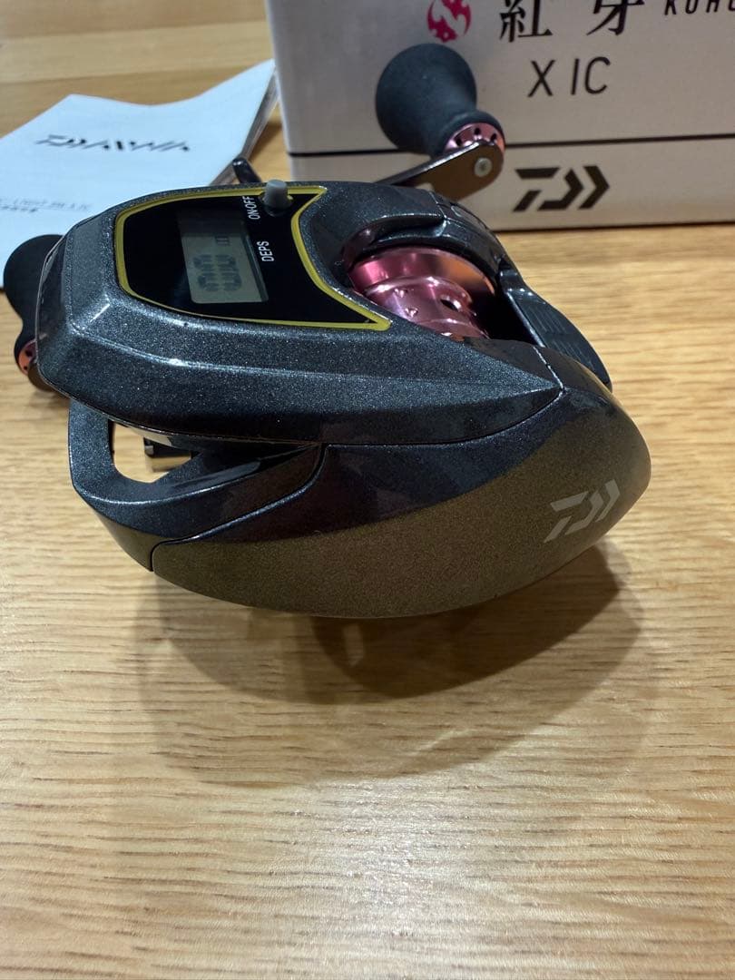 ダイワ 19 紅牙 X IC (右ハンドル) カウンター付き小型両軸リール